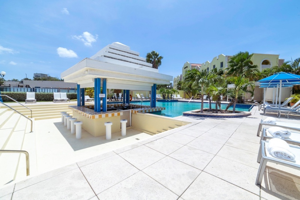 Hotel-Brickell-Bay-Beach-Resort